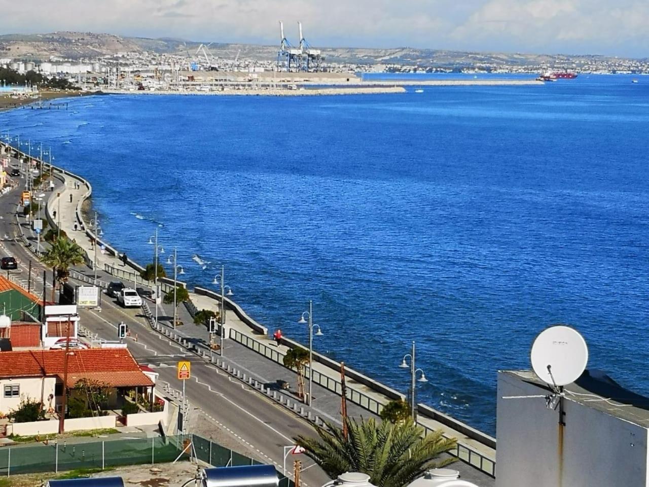 Sea View Holiday Apartment Larnaca Exterior photo