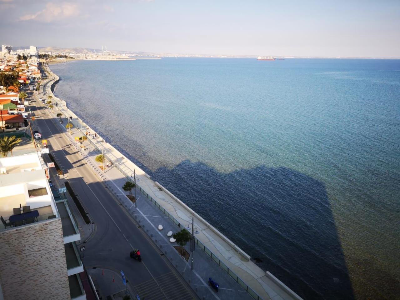 Sea View Holiday Apartment Larnaca Exterior photo